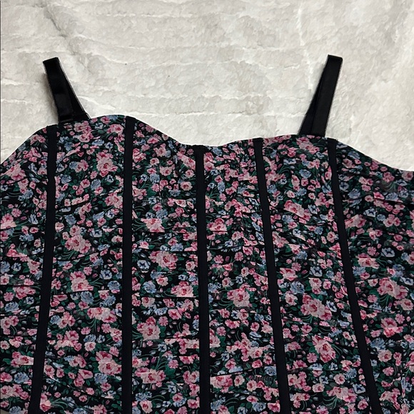 Torrid - Picture 2 of 4